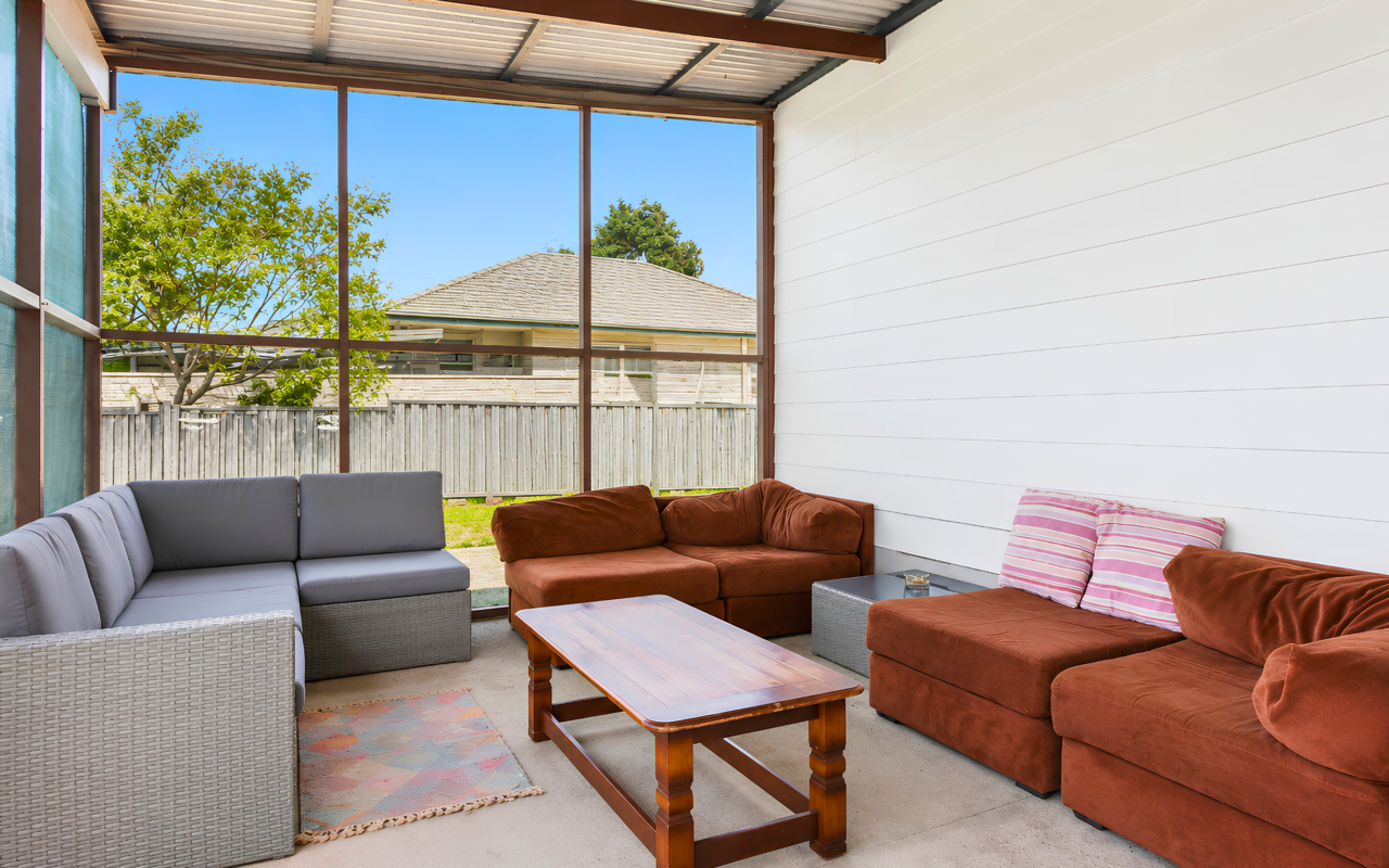 Cessnock Accommodation: BOOK DIRECT - Coal d' Vine Cottage