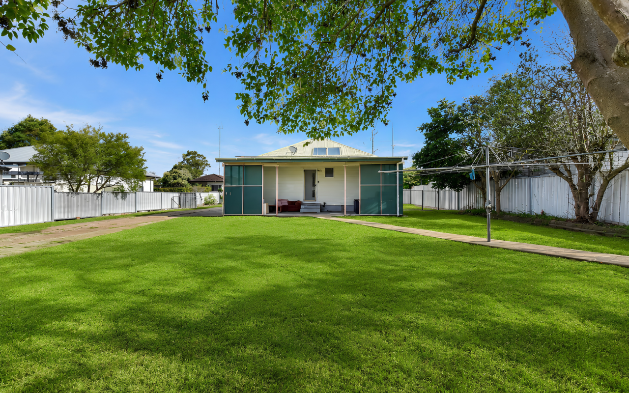 Cessnock Accommodation: BOOK DIRECT - Coal d' Vine Cottage