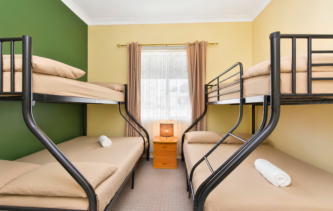 Cessnock Accommodation: BOOK DIRECT - Coal d' Vine Cottage