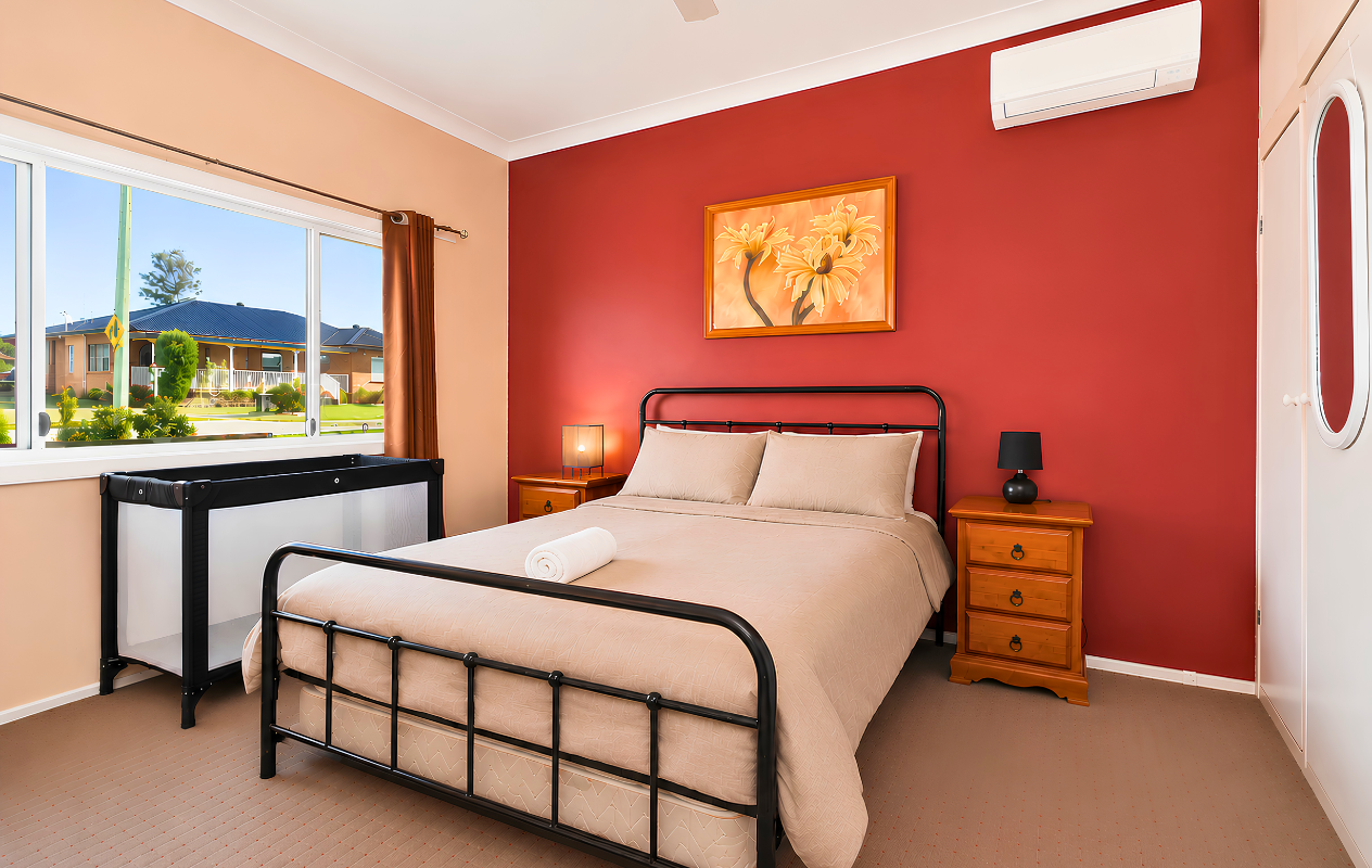 Cessnock Accommodation: BOOK DIRECT - Coal d' Vine Cottage