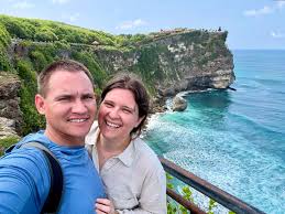 Jonique Life: The Couple Who Sold Everything to Travel