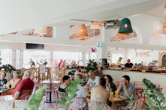 Peregian Beach Hotel in Peregian Beach